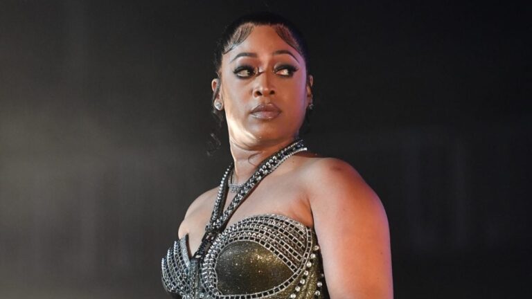 Trina clarifie les rumeurs de grossesse après que la performance des BET Awards suscite des spéculations