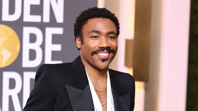 Donald Glover obtient son 007 dans le premier regard sur &lsquo;Mr.  & Mme Smith&rsquo; Reboot