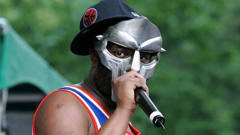 La famille de MF DOOM obtient des excuses car l&rsquo;hôpital où le rappeur est décédé admet avoir reçu des soins de qualité inférieure