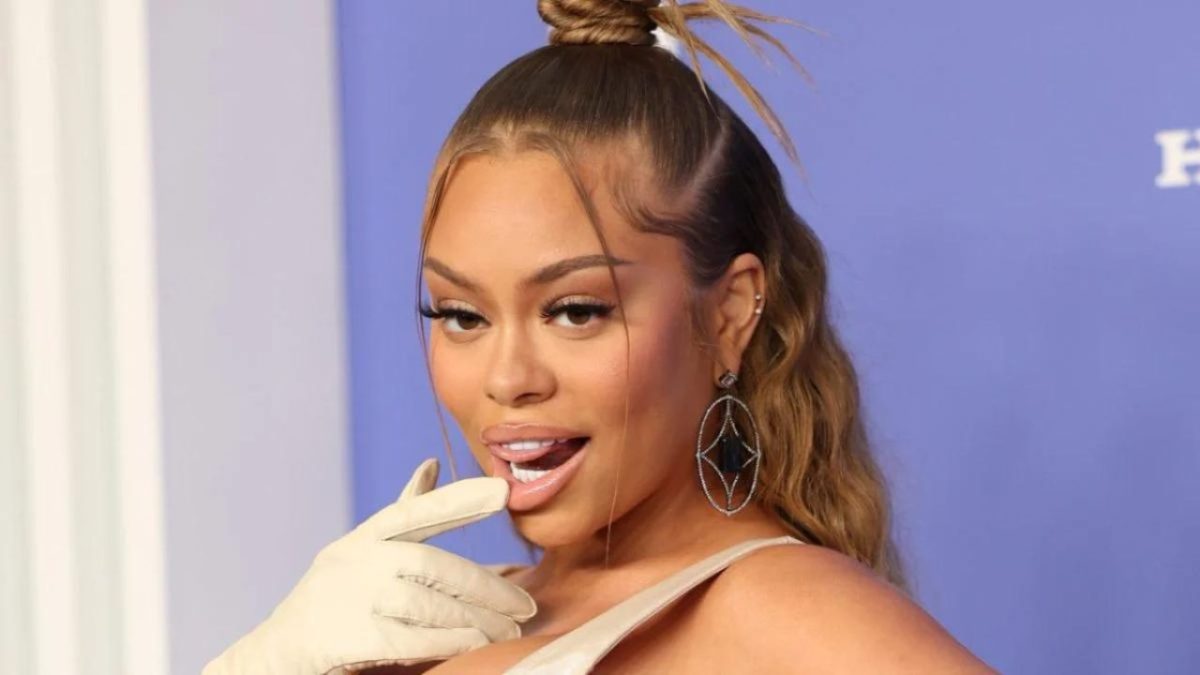 Latto apporte sa «grande énergie» à l'arrêt de l'aile avec un nouveau ...