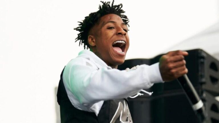 NBA YoungBoy montre de nouveaux tatouages ​​​​faciaux inspirés d&rsquo;Halloween