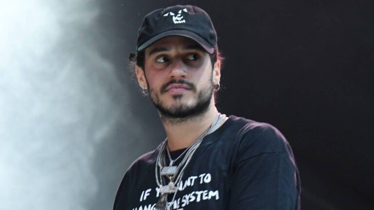 Russ vient en aide à une fan après que la sécurité soit devenue « trop » agressive