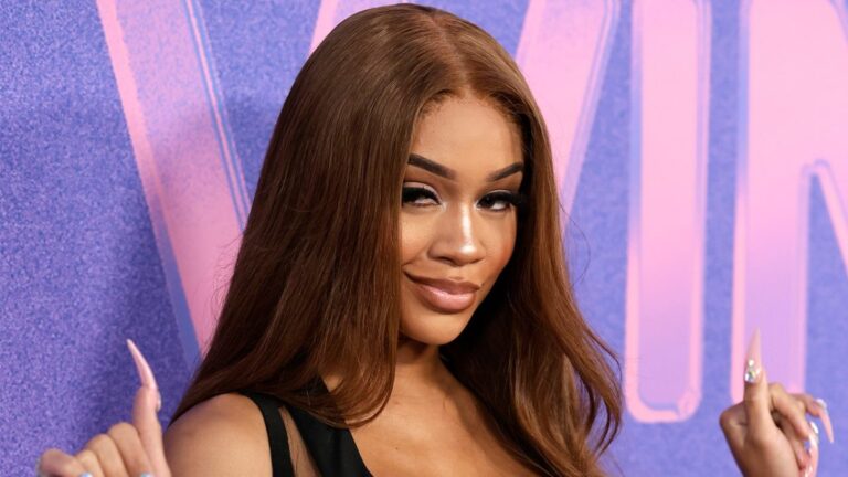 Saweetie s&rsquo;inspire du drame « Barbie World » et prévoit de laisser tomber sa version