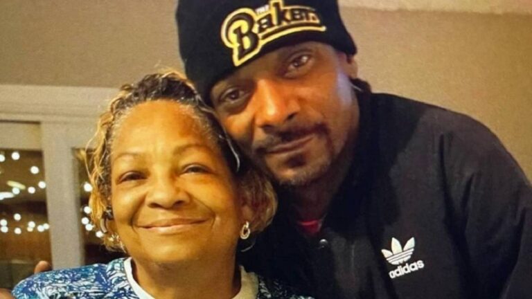 Snoop Dogg a offert un portrait de sa défunte mère par un fan : « Miss My Mamma »