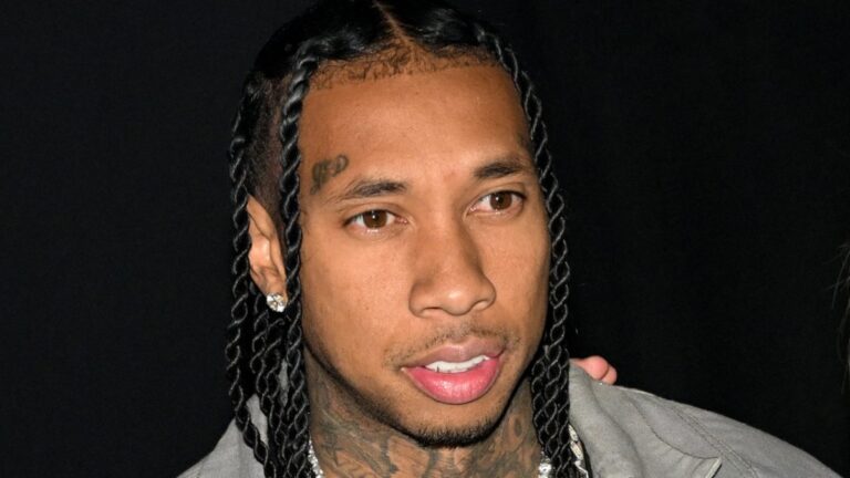 Tyga mis sous anesthésie générale pour un tatouage massif dans le dos