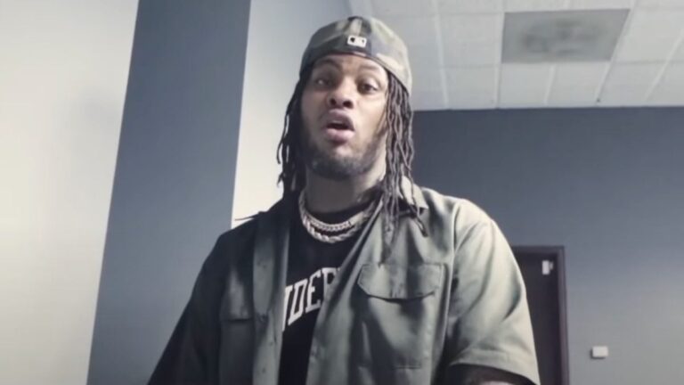 Waka Flocka Flame Clowns Rappeurs qui « s&rsquo;habillent comme des vampires »: « Cette merde ne coule pas »