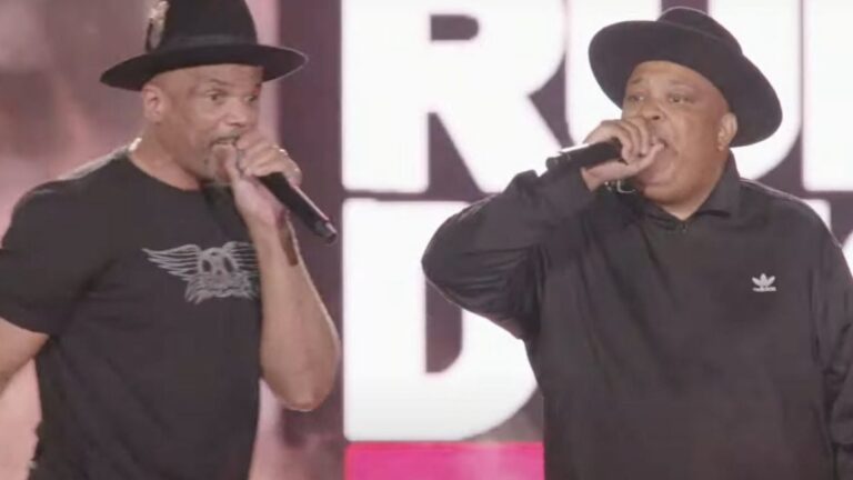 Run-DMC fait ses adieux à la scène avec leur dernière performance en direct
