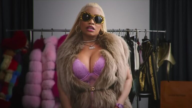 Les fans de Nicki Minaj provoquent du chahut en ligne après avoir confondu des innocents avec un suspect