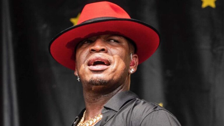 Ne-Yo s&rsquo;excuse pour ses commentaires sur l&rsquo;identité de genre : « Je prévois de mieux m&rsquo;éduquer »