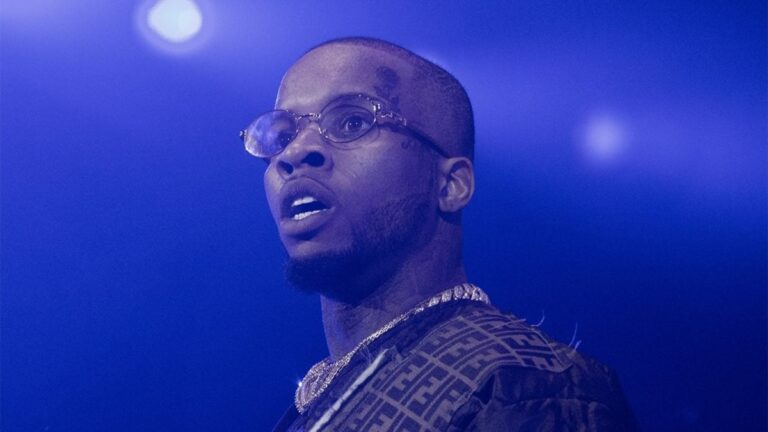Tory Lanez s&rsquo;est moqué d&rsquo;un tweet de « prison » suffisant après une peine de 10 ans de prison