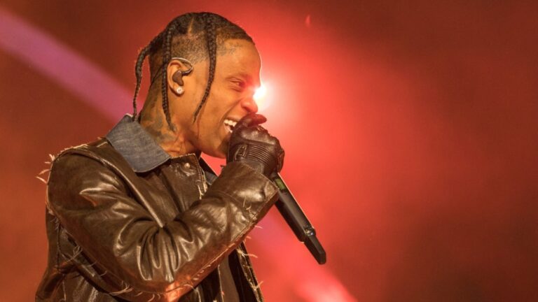 Travis Scott emmène les fans plus profondément dans le monde d' »Utopia » avec un nouveau zine