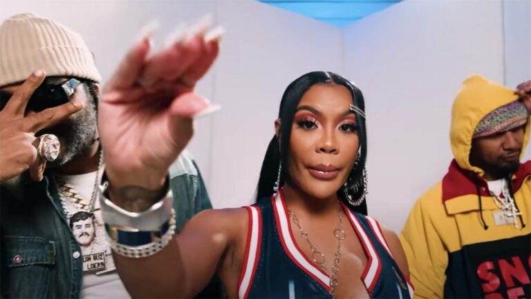 Jim Jones et Juelz Santana aident Chinese Kitty à recréer la vidéo « Oh Boy » de Cam&rsquo;ron