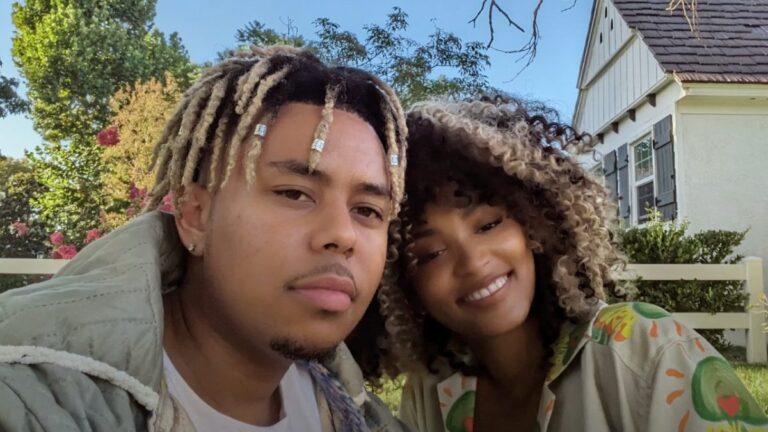 Cordae surfe sur des montagnes russes émotionnelles dans le visuel « Make Up Your Mind »