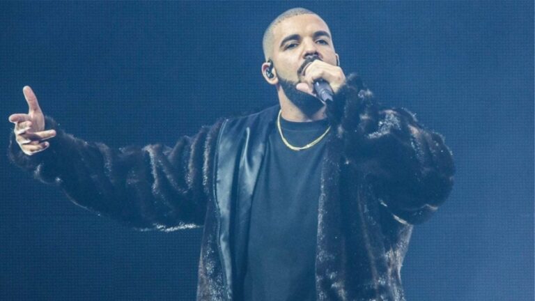 Drake fait pleuvoir d&rsquo;une manière peu orthodoxe au club de strip-tease d&rsquo;Atlanta