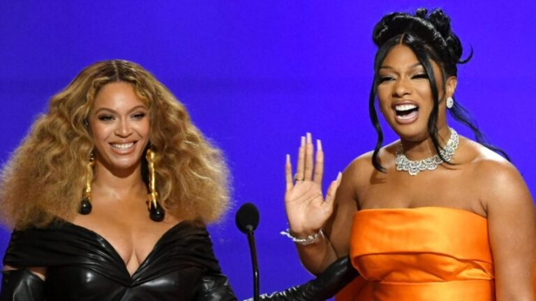 Megan Thee Stallion a du mal à contenir son enthousiasme tout en jouant avec Beyoncé