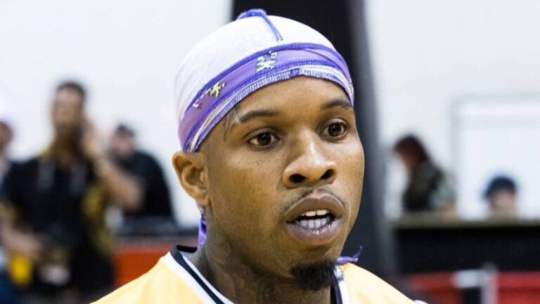 Tory Lanez vit une vie solitaire en prison en raison de son statut très médiatisé