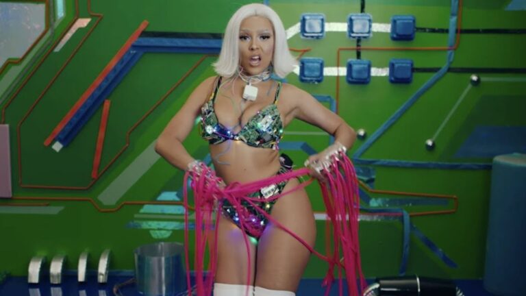 Doja Cat détaille sa dépendance à Internet « Deep Rabbit Hole »
