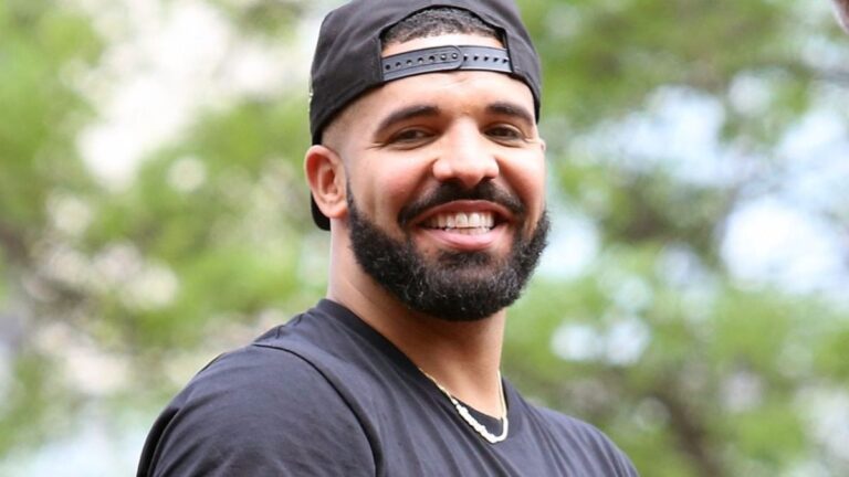 Drake est invité au Sweet 16 via le panneau d&rsquo;affichage de Houston Highway