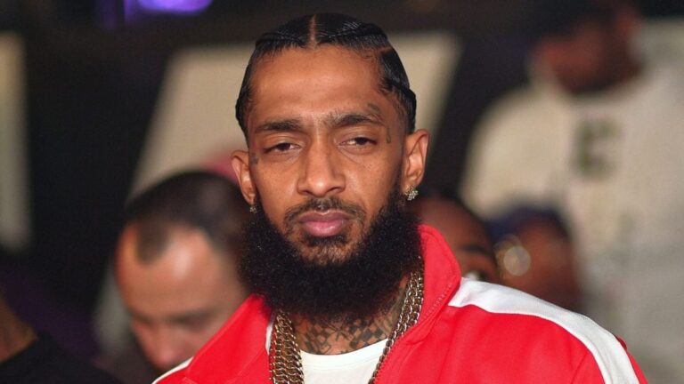 Le frère de Nipsey Hussle accusé de tactiques « d&rsquo;intimidation » dans le cadre d&rsquo;un conflit sur les droits d&rsquo;auteur des auteurs-compositeurs