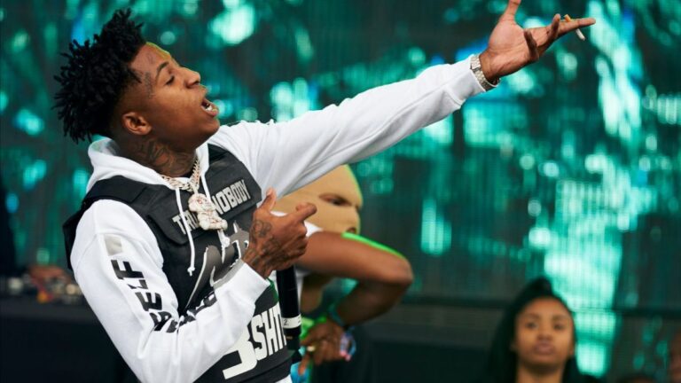 NBA YoungBoy menace de casser le téléphone de la prison dans une vidéo Bodycam refaite à neuf