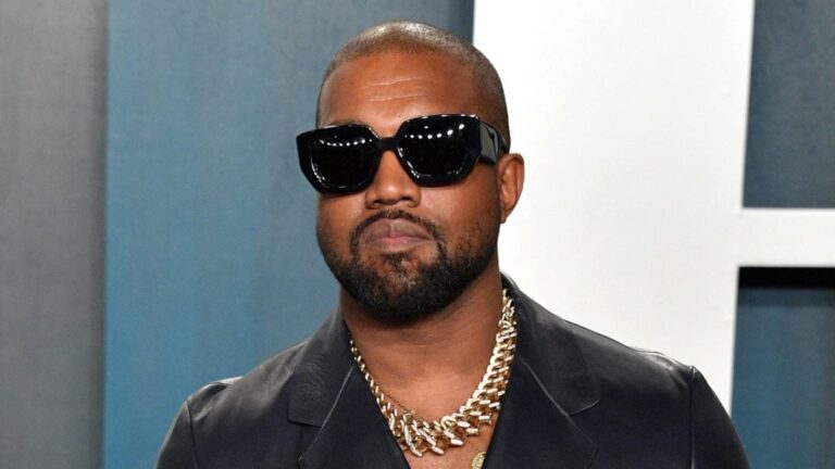 North, la fille de Kanye West, se déguise en ours de remise des diplômes pour Halloween