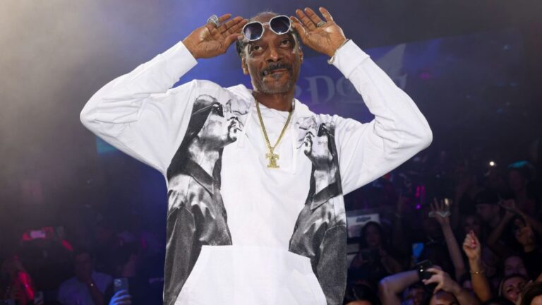 Snoop Dogg a tellement élevé ce chanteur lauréat d&rsquo;un Grammy qu&rsquo;il ne pouvait plus voir clairement