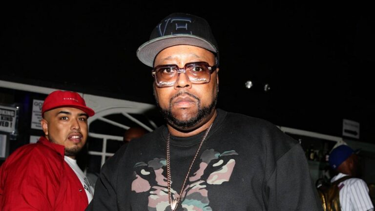 DJ Kay Slay honoré avec un nouveau morceau posthume d’une heure mettant en vedette 200 rappeurs