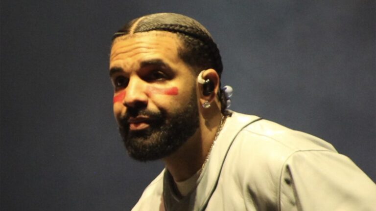 Les projections de ventes de Drake « For All The Dogs Scary Hours Edition » pour la première semaine sont arrivées