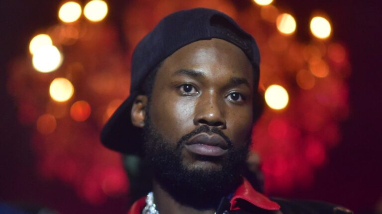 Meek Mill se souvient d&rsquo;avoir « pleuré » après sa première bataille de rap : « Tout mon quartier se moquait de moi »