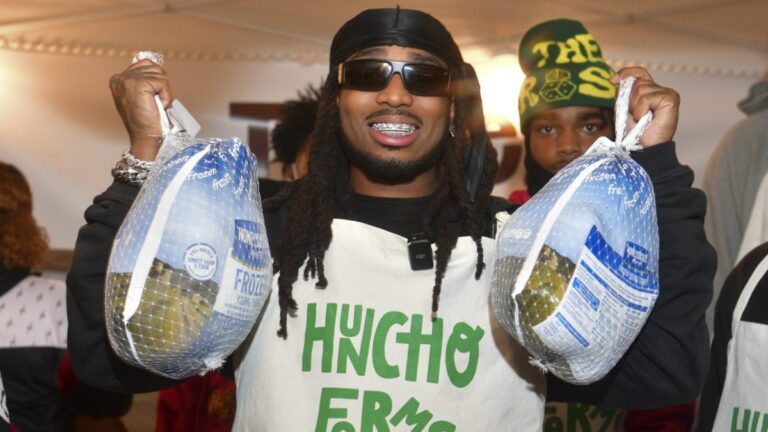 Quavo redonne à la communauté avec la collecte de dinde et de nourriture de Huncho Farms