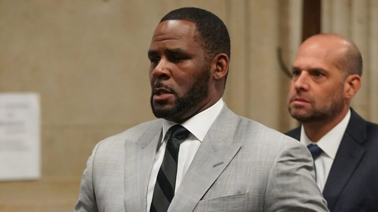 R. Kelly poursuit les responsables de la prison pour avoir prétendument divulgué ses e-mails et ses journaux d&rsquo;appels à Tasha K