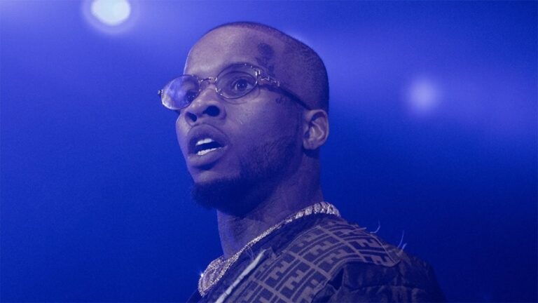 Tory Lanez taquine l&rsquo;album de luxe « Alone At Prom » depuis la prison