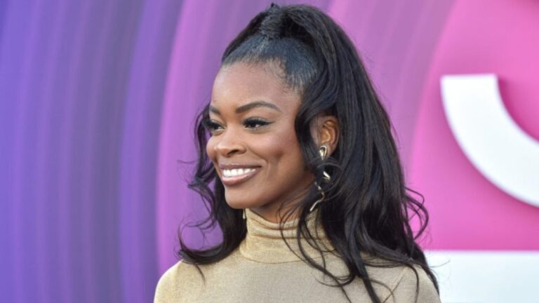 Ari Lennox fête son premier an de sobriété : « Je vous aime tous »