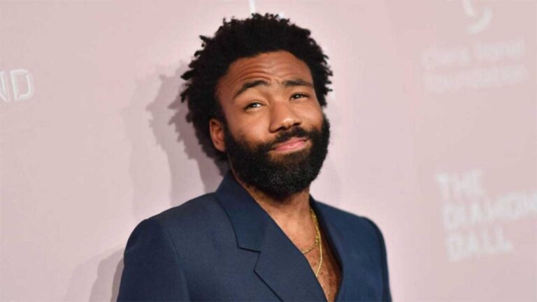 Childish Gambino célèbre le 10e anniversaire de « Parce qu&rsquo;Internet » avec un message cryptique