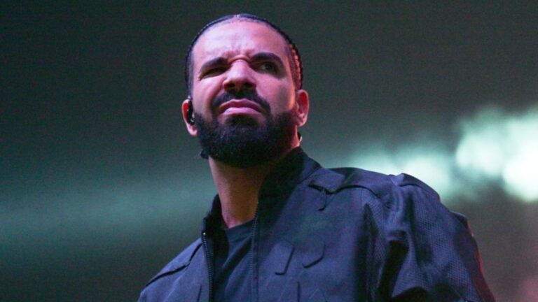 Drake s&rsquo;en prend aux « Tweets et suppressions » : « Tu me rends malade au ventre »