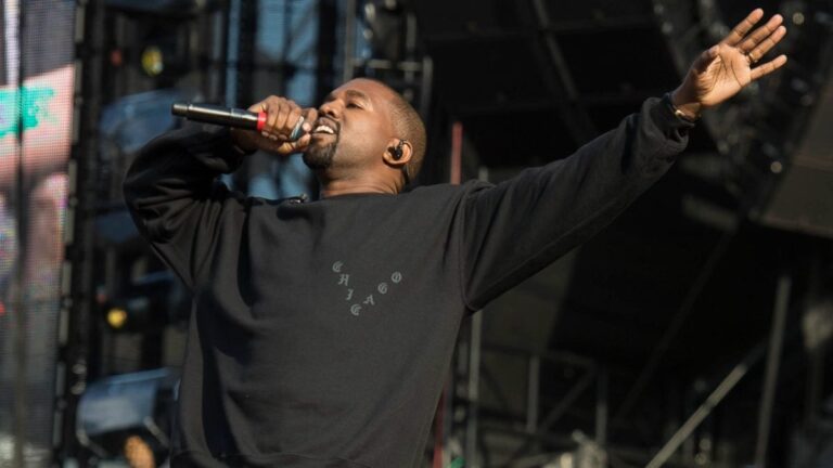 Kanye West double son embauche controversée de Yeezy dans sa première publication sur Instagram depuis sa pause