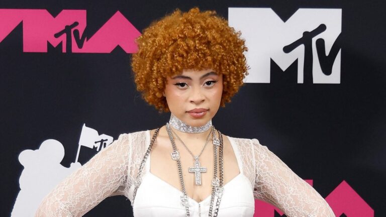 La photo sans maquillage d&rsquo;Ice Spice devient virale : « C&rsquo;est pourquoi Drake ne l&rsquo;a plus suivie »