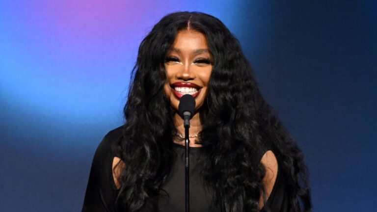 SZA célèbre « Snooze » comme étant la seule chanson à passer la totalité de 2023 sur le Billboard Hot 100