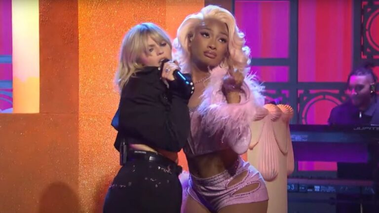 Megan Thee Stallion et Reneé Rapp prennent « SNL » avec la performance « Not My Fault »