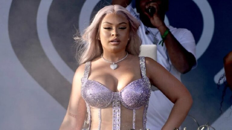 Latto félicité pour ses barres à faible nombre de corps dans un nouveau teaser : « Les femmes font attention »