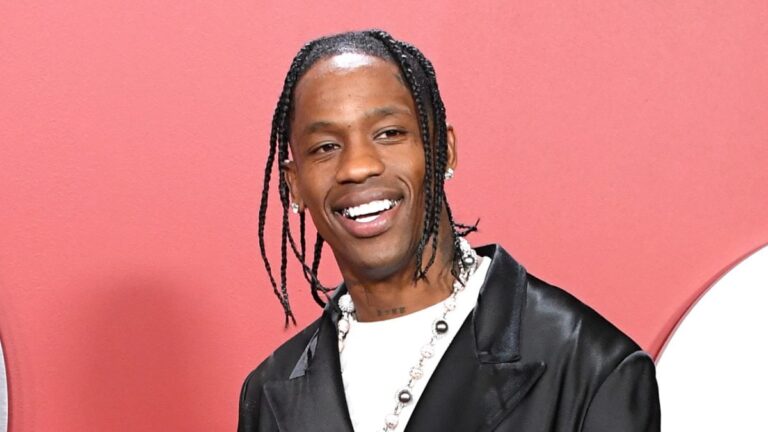 Le nouveau film de Travis Scott débutera sa tournée dans un club de strip-tease