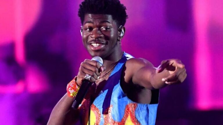 Lil Nas X explore le passé, le présent et le futur dans une nouvelle bande-annonce documentaire