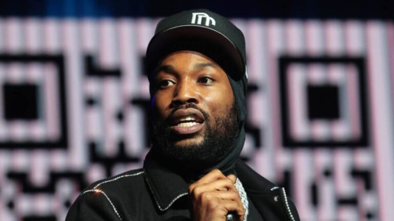Meek Mill rôti pour avoir demandé comment ses fans en Afrique parviennent à jouer sa musique