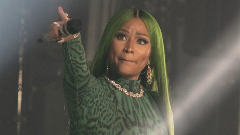 Nicki Minaj couronne la « plus grande base de fans » de Barbz alors que « Pink Friday 2 » franchit une nouvelle étape