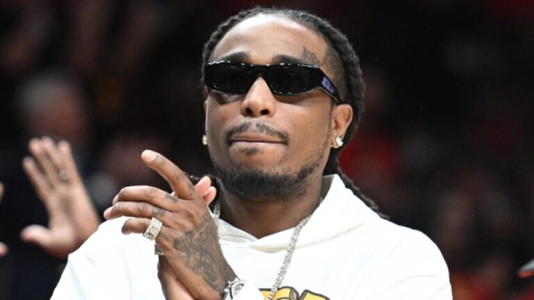 Quavo courbe brutalement une fan après s&rsquo;être invitée dans un bus de tournée : « Bon sang non ! »