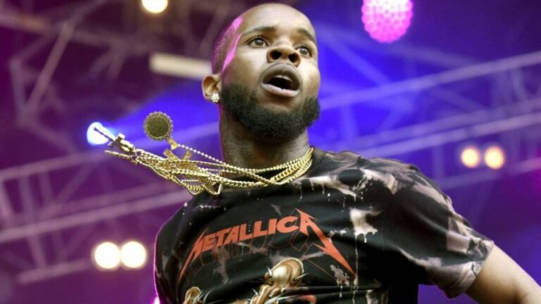 Tory Lanez passe du temps de qualité avec son fils de 6 ans lors de visites consécutives en prison