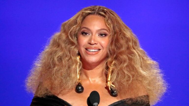 Beyoncé figure pour la première fois dans les charts des radios country avec « Texas Hold &lsquo;Em »
