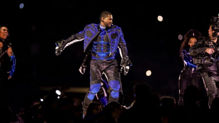 Usher et Apple Music sortent un court métrage sur la réalisation du spectacle de mi-temps du Super Bowl