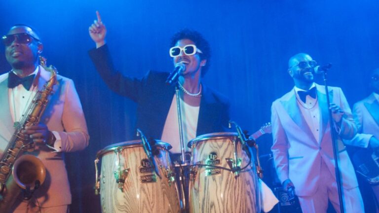 Bruno Mars ouvre une nouvelle discothèque à Las Vegas avec une soirée étoilée