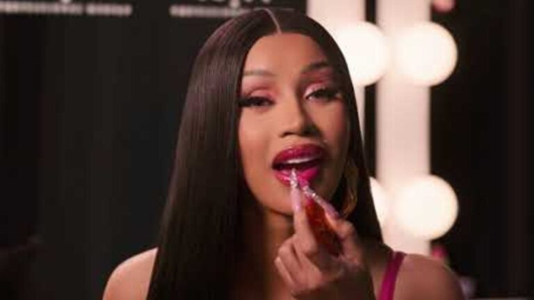 Cardi B canalise un mème viral dans le teaser commercial du Super Bowl de NYX Cosmetics